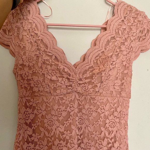 Pink lace dress - Picture 4 of 5